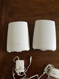 NETGEAR Orbi RBR50v2 AC3000 Tri-Band WiFi Mesh Router With Satellite And Power - Picture 1 of 8