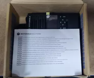 Motorola DP4600e UHF Radio new boxed - Picture 1 of 3