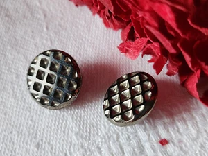 Duo  boutons anciens en verre noir quadrillé argenté 1,4 cm G12A - Picture 1 of 4