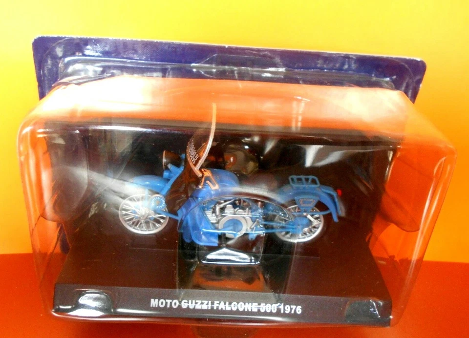 Die Cast 1/24 Model Police Motorcycle Moto Guzzi Falcone 500 1976 - Image 1 of 1