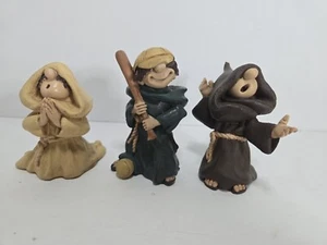 Friar Folk Lot of 3 Figurines by Maureen Monks Praying & Singing Religious - Picture 1 of 5