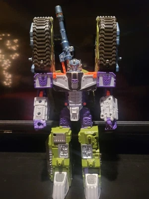 Takara 变形金刚舰队-Megatron 坦克带 Leader-1 Mini-Con 可动人偶 — 第 1/4 张图片