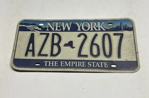2000’s New York Empire State License Plate Tag # AZB-2607 ~ Niagara Falls ~ - Bild 1 von 2