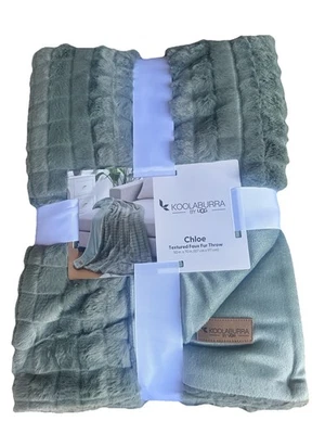 "Manta de piel sintética Koolaburra de Ugg Chloe 50"" x 70"" verde sauce" Foto 1 de 4