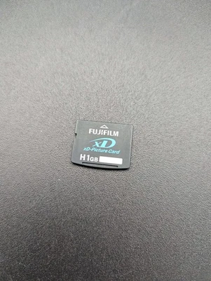 xD Picture Memory Card 1GB Fujifilm Type H - Image 1 of 2