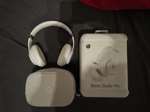 Beats by Dr. Dre Studio Pro Over Ear - Weiß - Bild 1 von 1