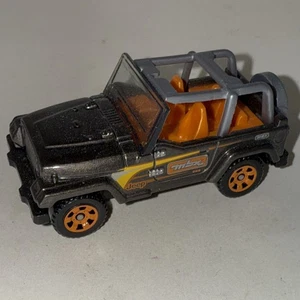 Vehículos resistentes Matchbox 2016 - Jeep Wrangler 1998 gris metálico suelto - Imagen 1 de 6