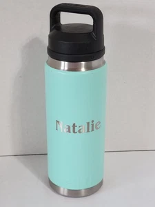 Yeti Rambler 26oz With Chug Cap In Seafoam - Personalisiert Natalie & Good Vibes - Bild 1 von 16