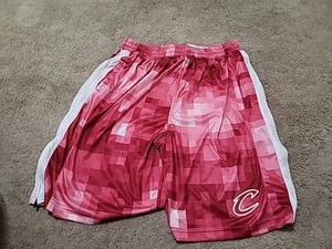 NBA Cleveland Cavaliers Zipway weinrot Sportshorts Herren Größe XL neu mit Etikett - Bild 1 von 6