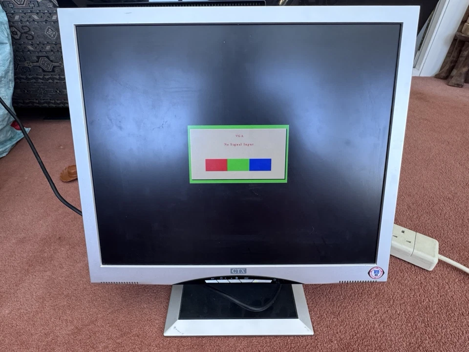 Monitor 19”  LCD Square CTX S966A VGA Connection - Silver - Image 1 of 4