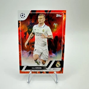 2022-2023 Topps Competizioni UEFA per club Inferno Foil #156 Toni Kroos - Foto 1 di 2
