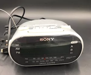 Sony Dream Machine ICF-C318 Clock Radio FM/AM 2 Band Silver Working (No Manual) - Picture 1 of 5