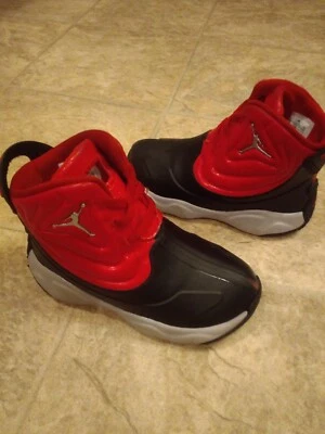 Botas de lluvia Nike Air Jordan Drip 23 niños talla 10c CT5799-006 negras/rojas usadas una vez Foto 1 de 4