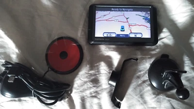 Garmin Nuvi 255W GPS Unit WORKING! FAST SHIPPING! Extras Included - Image 1 of 4