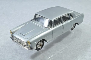 BK116 Ancien Norev #58 1:43 Lancia Flaminia en plastique argenté A/- - Foto 1 di 3