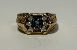 (MA6) Anello uomo in oro giallo 10 kt con sigillo zaffiro naturale e diamanti 8,5 grammi - Foto 1 di 9
