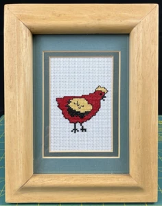 Adorable punto de cruz rojo de pollo/gallina en marco (4,5" x 3") - Imagen 1 de 4