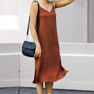 Uniqlo Crepe Camisole Spaghetti Strap Midi Long Slip Dress Rust Burnt Orange XS - Picture 1 of 4
