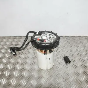 Ford Focus Fuel Tank Pump MK3 1.6 TDCi 85kw AV61-9275-BE 2014 - Picture 1 of 4