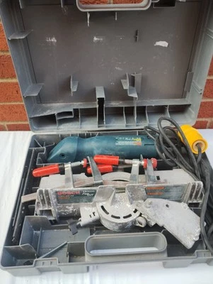 Bosch  11640VS Fine Cut,110 V Reciprocating Flushcut Saw and Miter Box FS200 Kit - Image 1 of 4