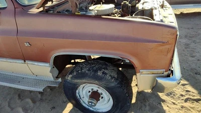 Guardabarros delantero derecho Chevy K30 1981-1988 pasajero OEM 15634642 Foto 1 de 4