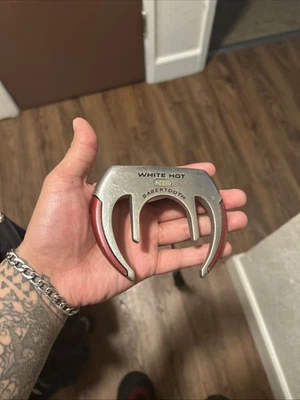 Odyssey White Hot XG Sabertooth Putter 34” Super Stroke Grip (RH) - Image 1 of 4