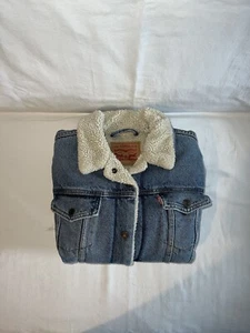 Levi’s Sherpa Trucker Jacket Size Women’s Large - Picture 1 of 4