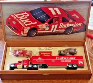 Bill Elliott Budweiser #11 Ford NASCAR Cars & Transporter – Collector 1096/5000 - Picture 1 of 16