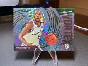 Khris Middleton - 2020-21 Panini Revolution Vortex Insert Card #7 - Bild 1 von 1