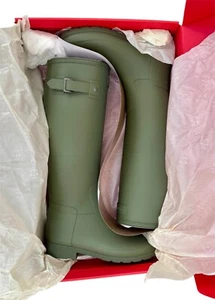 HUNTER Women's Refined Tall Rain Boot in LinchenGreen , Size US 6, NEW IN BOX - Picture 1 of 4