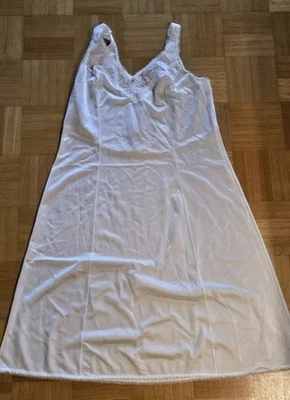 Gorgeous Triumph slip dress, size 44, white, mint condition * VINTAGE - Image 1 of 4