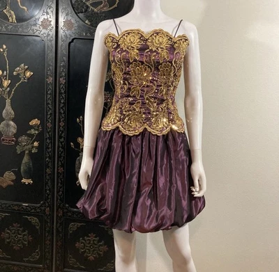 Mini vestido de fiesta vintage años 90 púrpura y dorado, lentejuelas, Jessica McClintock Foto 1 de 4