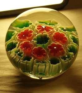 Vintage Murano Stil Miniatur Millefiori Briefbeschwerer - grün, rot, weiß - neuwertig - Bild 1 von 11