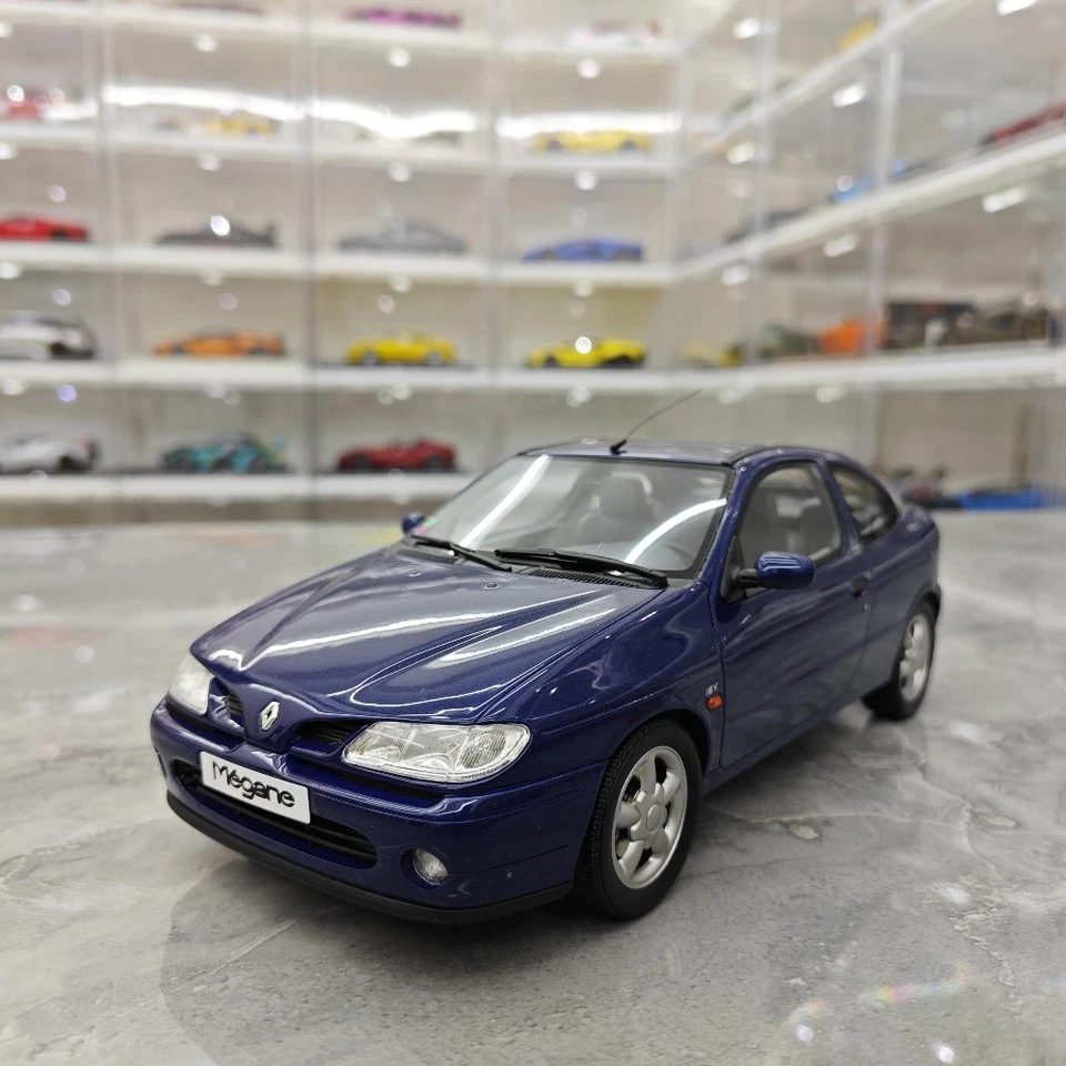 OTTO 1:18 Renault Megane 1 Limited Edition Simulated Resin Car Model Ornament - Image 1 of 4