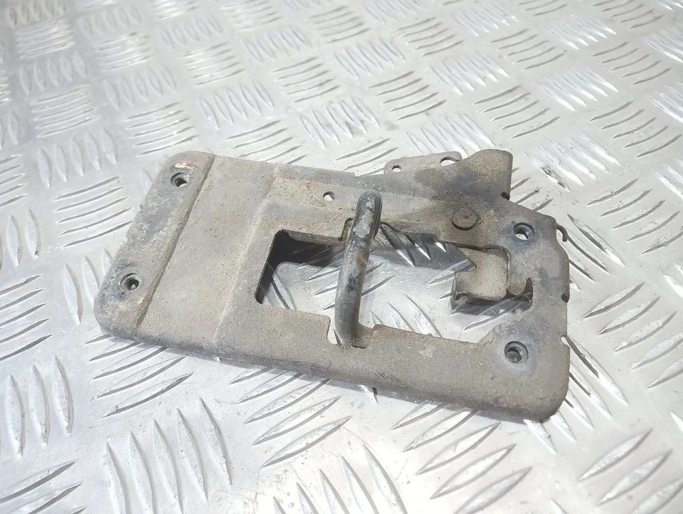 Skoda Felicia II Schließbügel Schließplatte Fanghaken Motorhaube UST93902 - Изображение 1 из 3