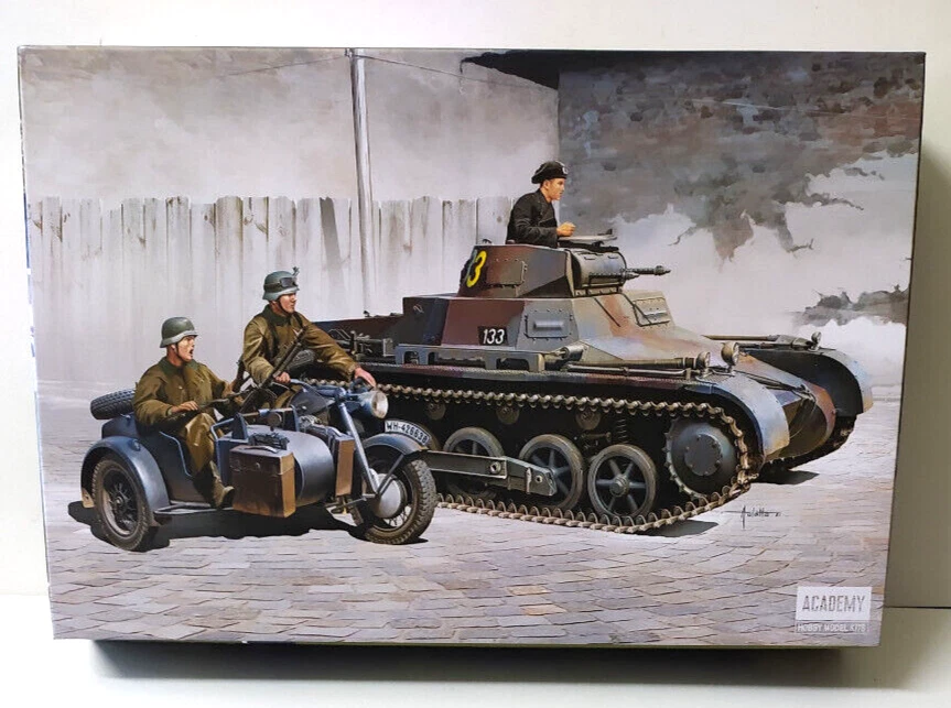 ACADEMY 1:35 KIT CARRO ARMATO  GERMAN PANZER I AUSF. B & MOTORCYCLE    ART 13556 - Immagine 1 di 1