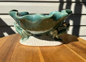 Vintage chinesische Majolika Frösche Lilienauflage schwer gekräuselt Keramik dekorative Schüssel 8" - Bild 1 von 16