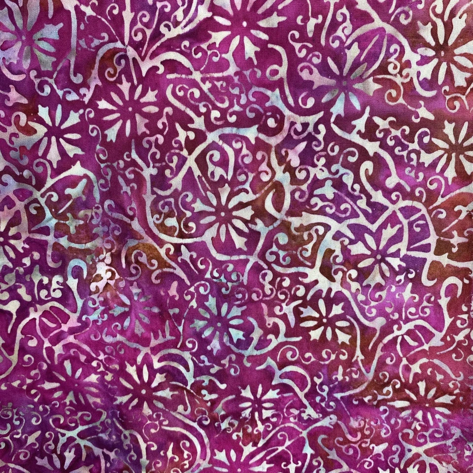 Tela acolchada de algodón Batik 150 x 44" granate dorado frambuesa intrincado remolino 4 yardas Foto 1 de 4