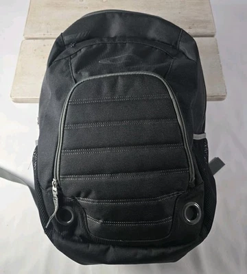 Mochila Oakley SI 5 velocidades Grigio Scuro tamanho médio # 92792 preta - Imagem 1 de 4