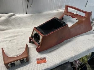 Jaguar / Daimler XJC 1977 Red Centre Console Panel With Rear Window Switch’s - Picture 1 of 9