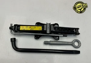 Jaguar XE XF 2016-2020 - gato de rueda de repuesto de emergencia con kit de herramientas conjunto fabricante de equipos originales - Imagen 1 de 6