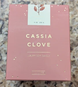 Illume Cassia Clove Luxury Soy Candle Cassia Leaf Nutmeg Vanilla 9 oz - Picture 1 of 8