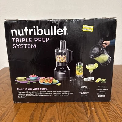 NutriBullet 64oz Sistema Triple Preparación Licuadora y Procesador de Alimentos, Gris Nuevo Foto 1 de 3