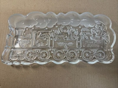 Bandeja para servir Natal Gorham Crystal Holiday Traditions North Pole Express HAC5 - Imagem 1 de 3