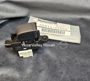 genuine nissan patrol gu power window switch 254110v00a - Picture 1 of 2