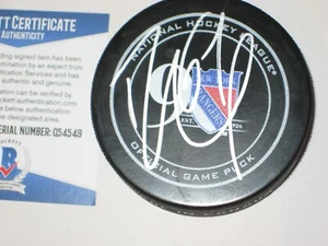 RICK NASH Signed NY RANGERS 90th Official GAME Puck w/ Beckett COA - Picture 1 of 1