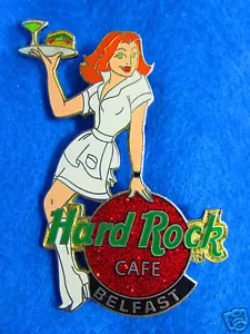 BELFAST IRLAND SEXY GIRL OF ROCK GRÜNE AUGEN WEISSE UNIFORM Hard Rock Cafe PIN - Bild 1 von 1