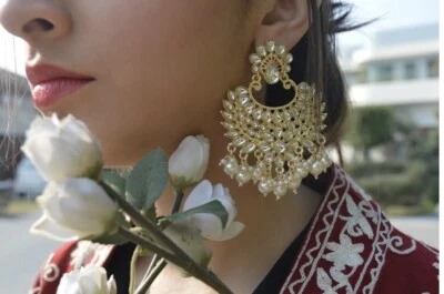 Pendientes Grandes Estilo Kundan Diseño Indain Color Blanco Foto 1 de 2