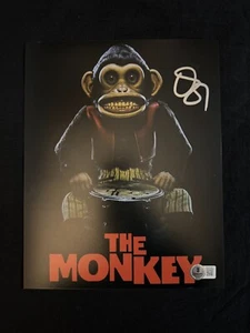 Foto firmada por Osgood Perkins El mono 8x10 con certificado de autenticidad Beckett - Imagen 1 de 2