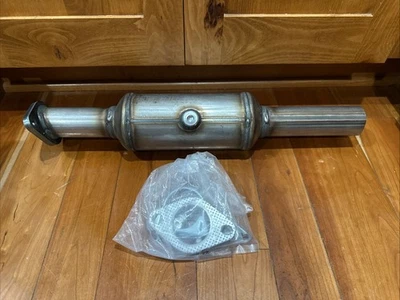 Catalytic Converter For Hyundai Santa Fe Sport 2013-2018 /Kia Sorento 2016-2020 - Image 1 of 4